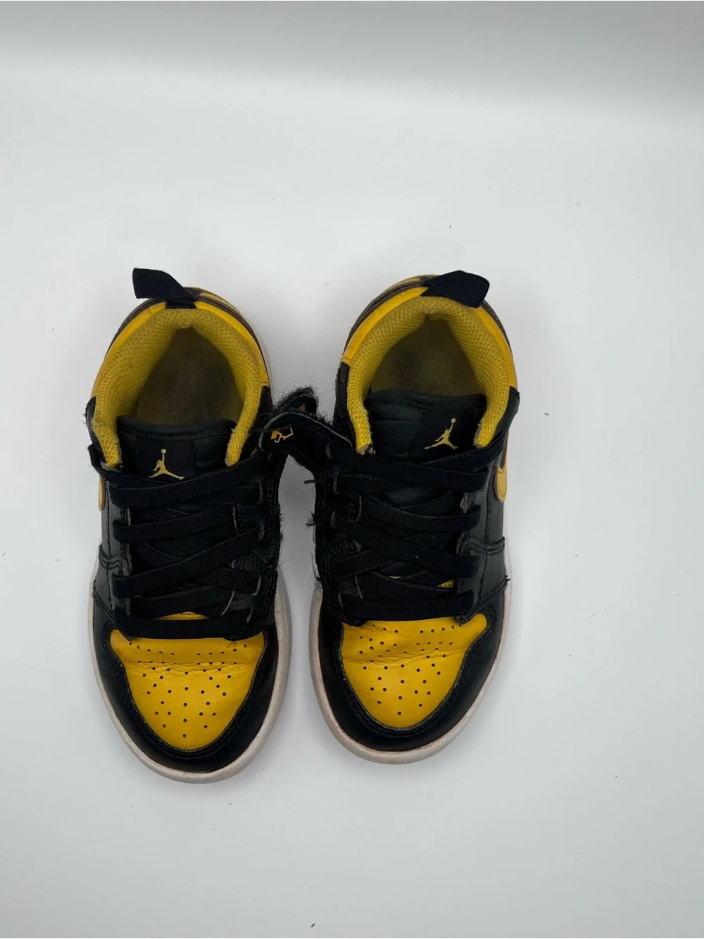 Nike Kids Jordan 1 Low-Top Sneakers in Black and Yellow